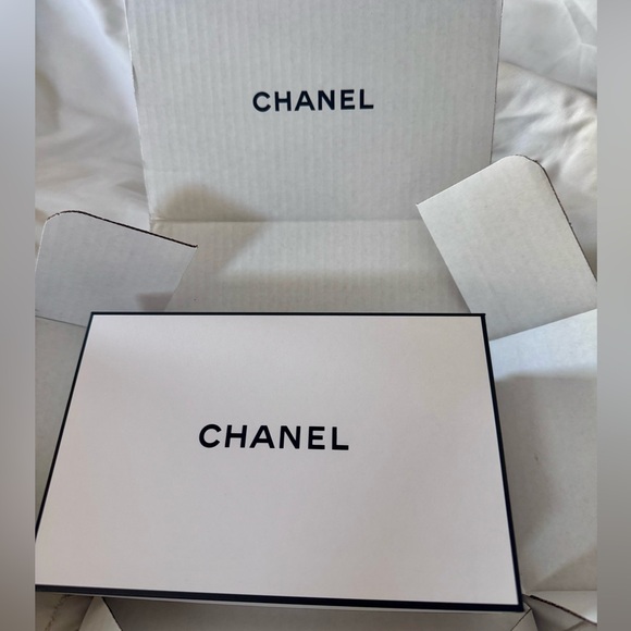 CHANEL Other - NIB CHANEL Le Lift Eye Patches in Black and White